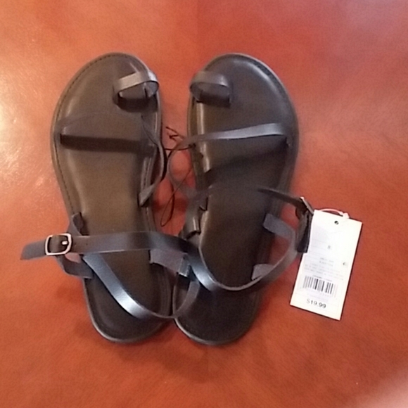 Universal Thread black sandals - Picture 4 of 5